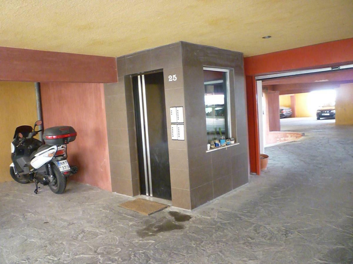 With Amazing View & Parking Apartment *